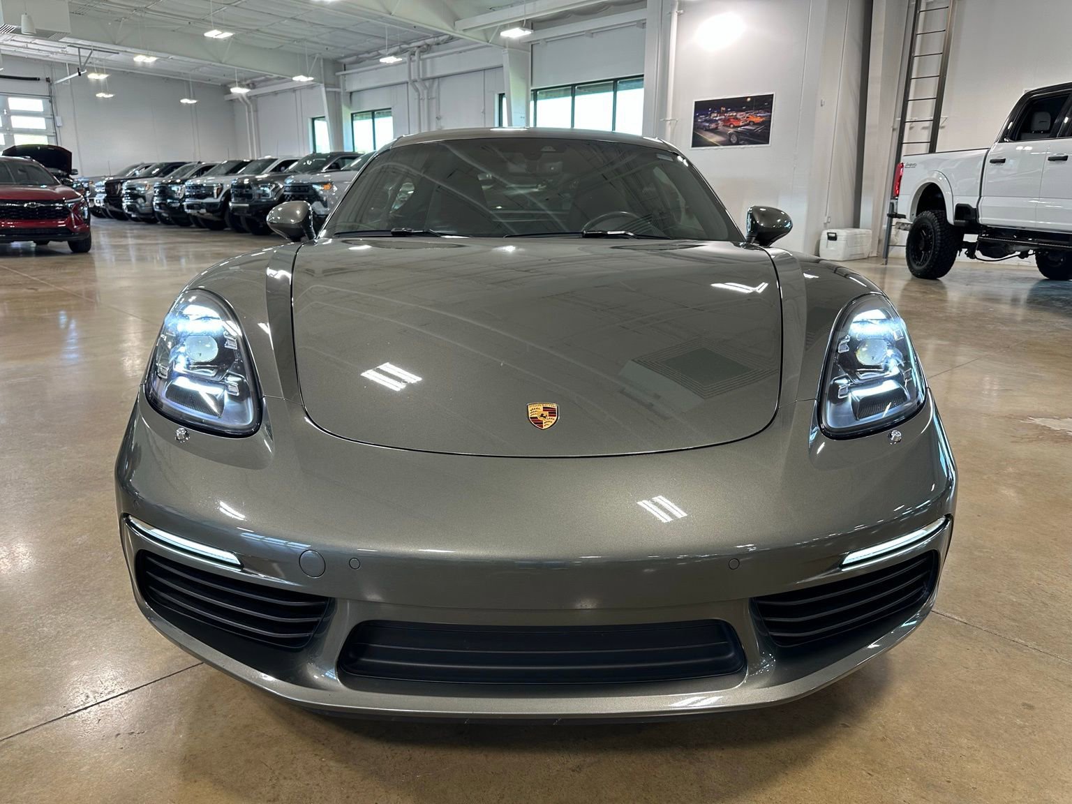 Used 2021 Porsche 718 Cayman image 2