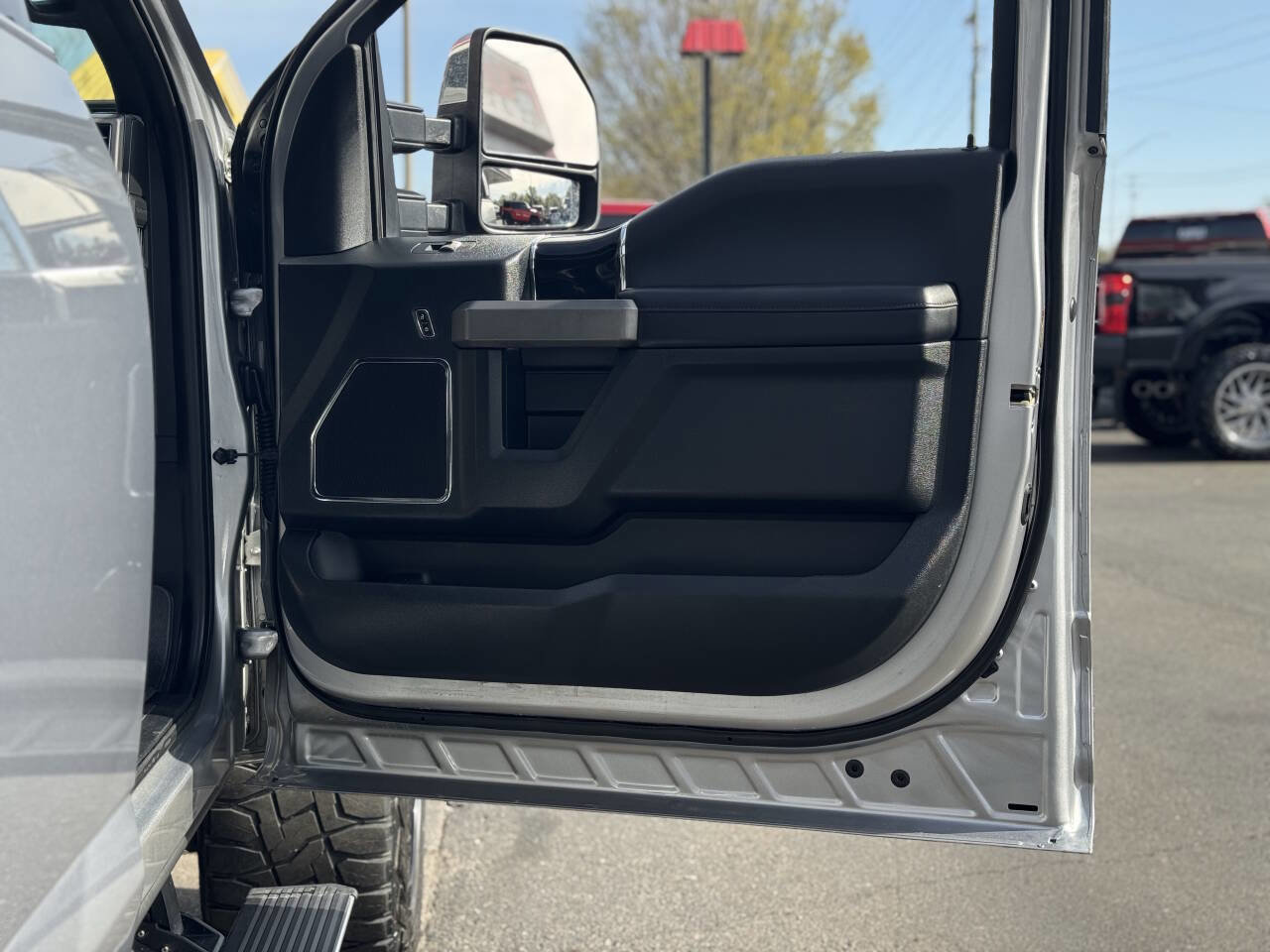 Used 2021 Ford F250 Platinum w/ FX4 Off-Road Package AWD/4WD image 39