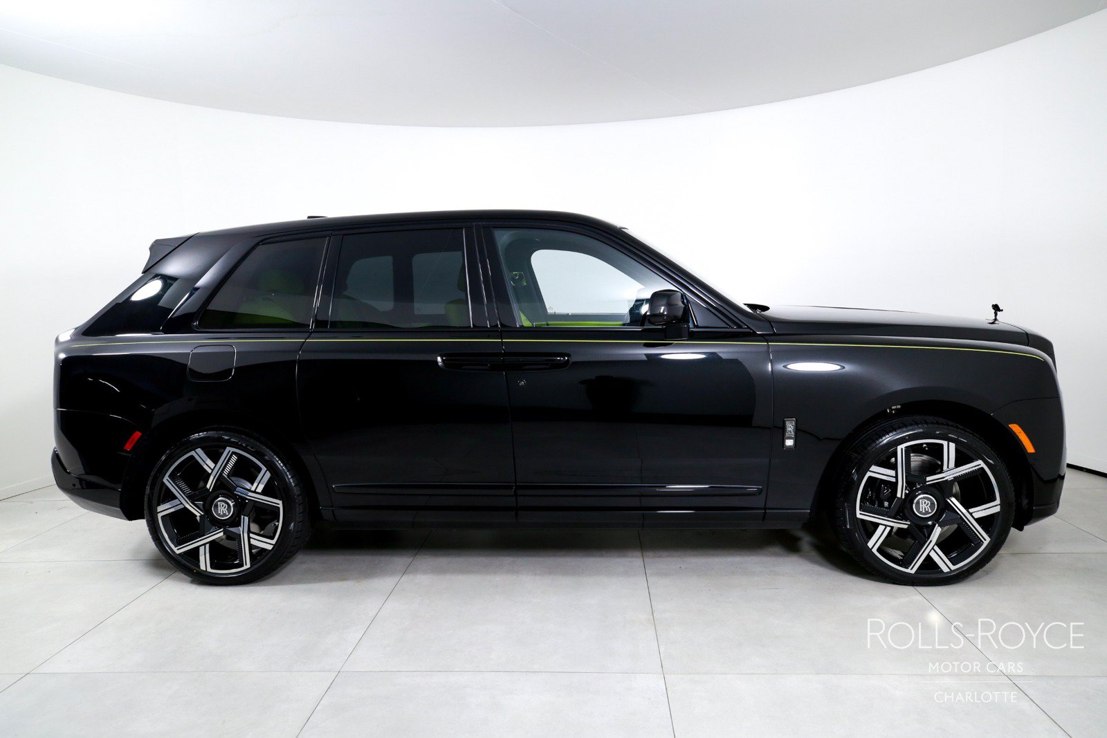 New 2027 Rolls-Royce Cullinan Black Badge AWD/4WD image 10