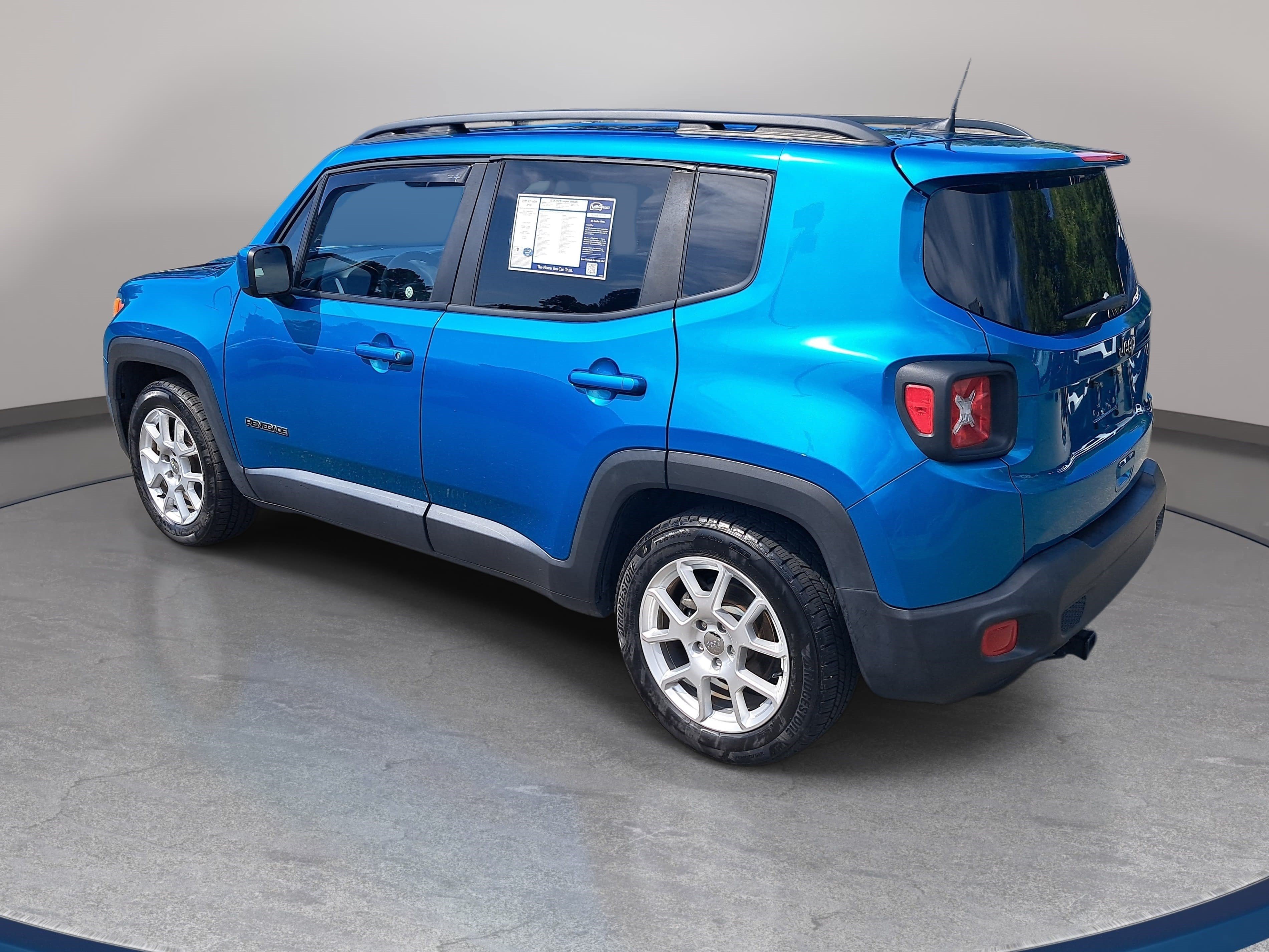 Used 2020 Jeep Renegade Latitude FWD image 7