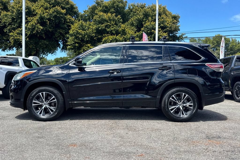 Certified 2016 Toyota Highlander XLE w/ Protection Package #3 AWD/4WD image 6