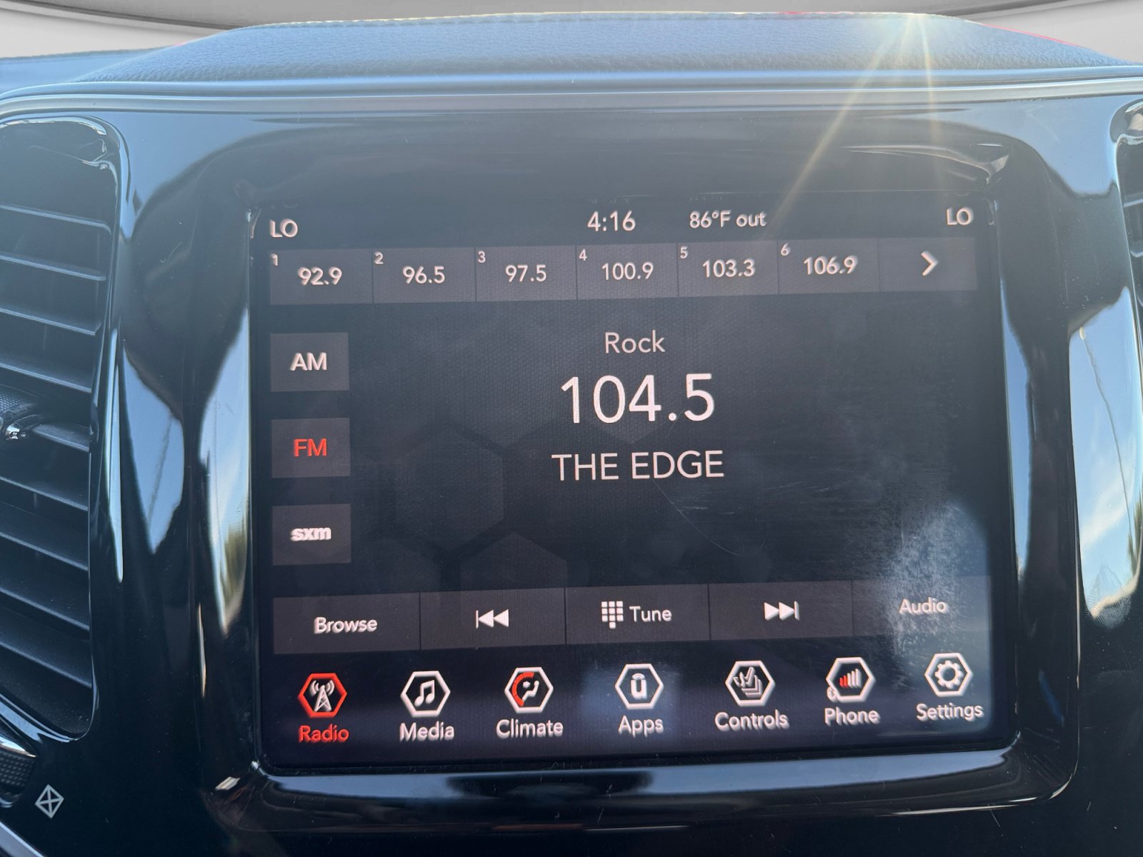 Used 2019 Jeep Cherokee Limited AWD/4WD image 10