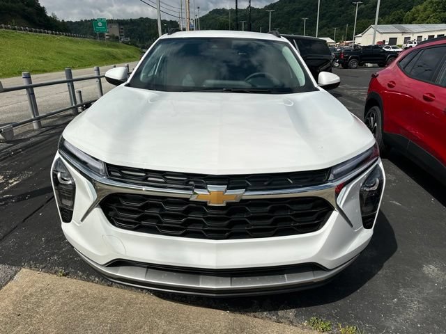 New 2026 Chevrolet Trax LT w/ LT Convenience Package FWD image 7