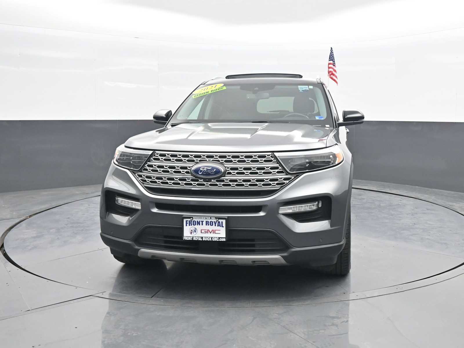 Used 2021 Ford Explorer Limited w/ Equipment Group 301A AWD/4WD image 3