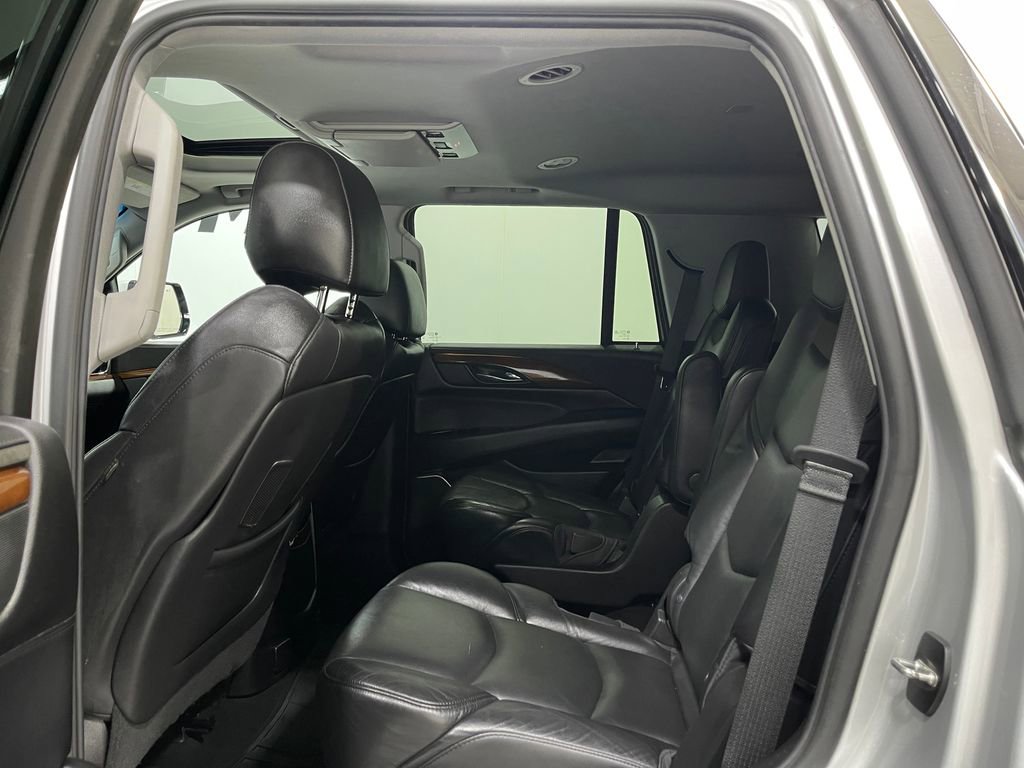 Used 2018 Cadillac Escalade Premium Luxury image 34