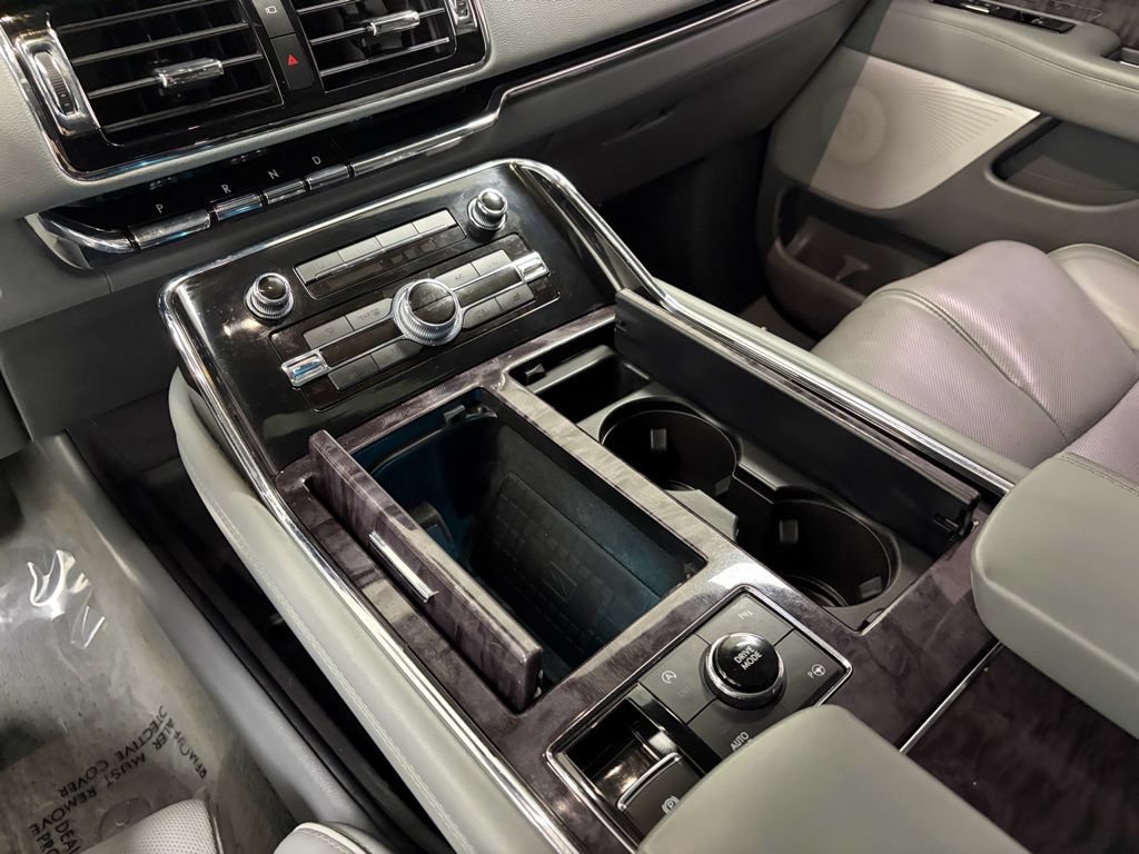 Used 2019 Lincoln Navigator Reserve AWD/4WD image 25