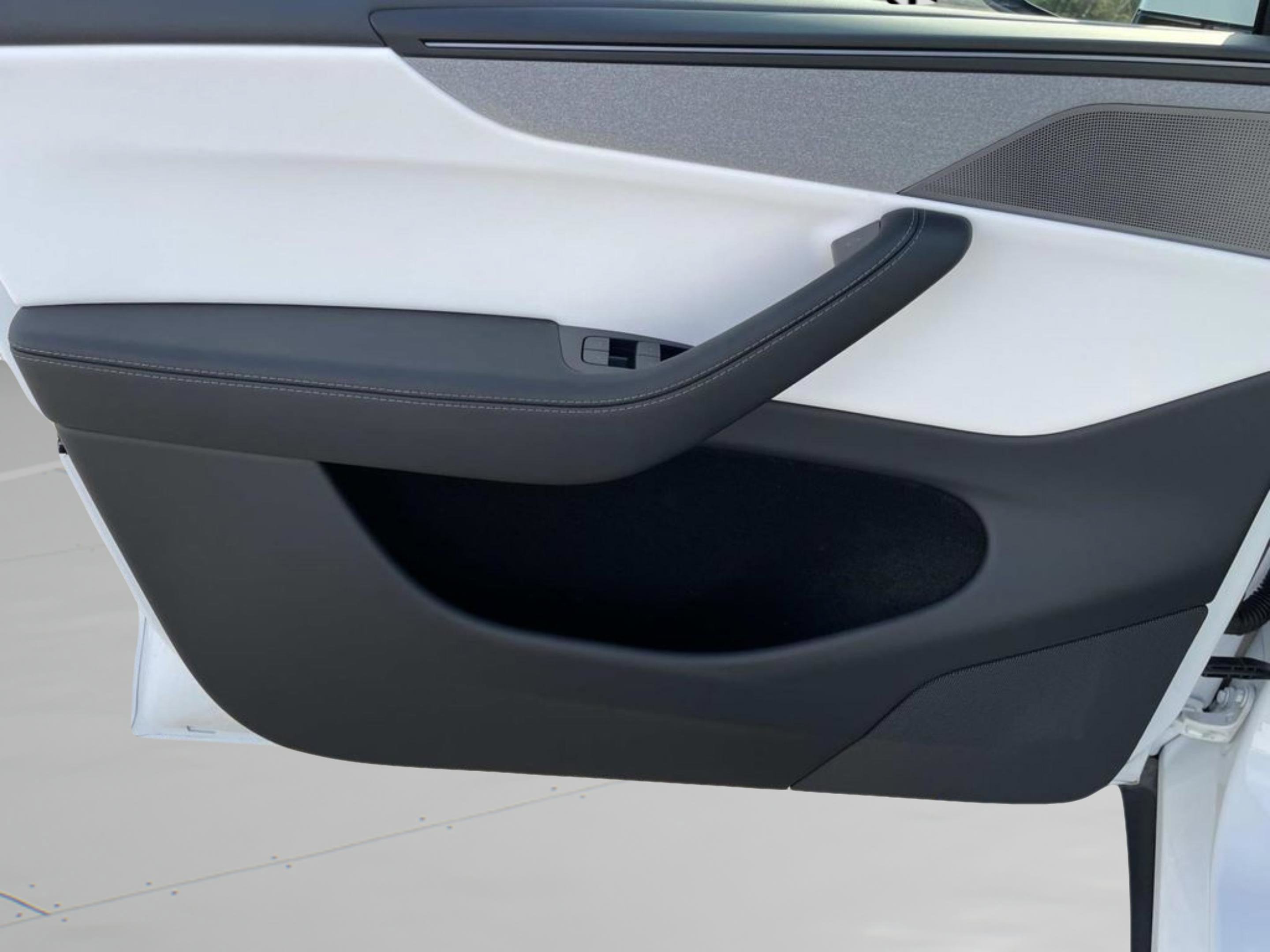 Used 2026 Tesla Model Y Long Range image 17