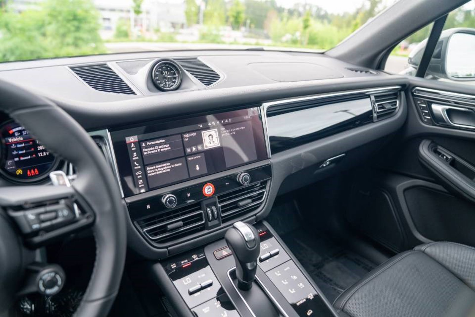 New 2026 Porsche Macan Turbo AWD/4WD image 10