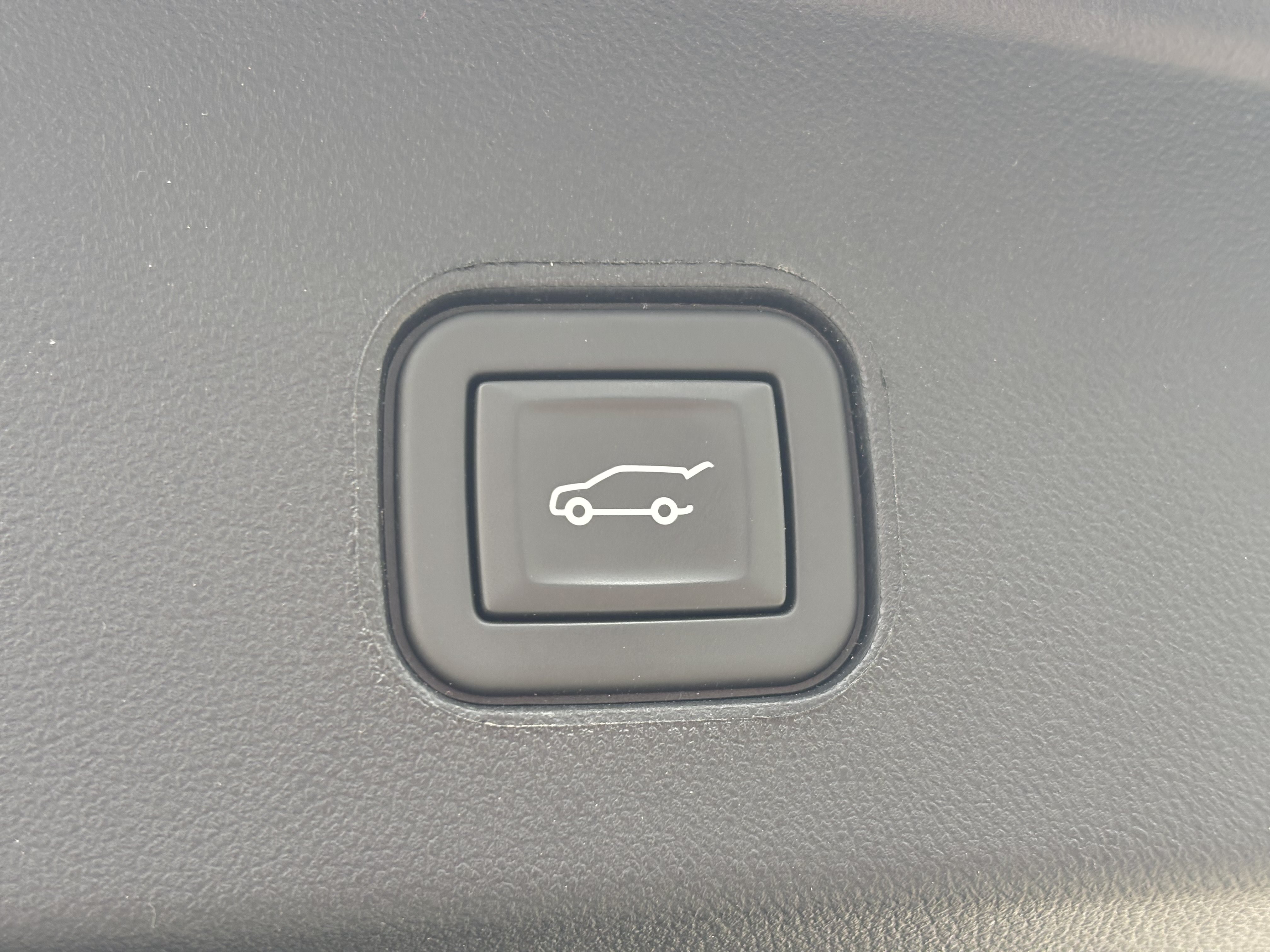 Certified 2024 Cadillac Lyriq Luxury AWD/4WD image 10