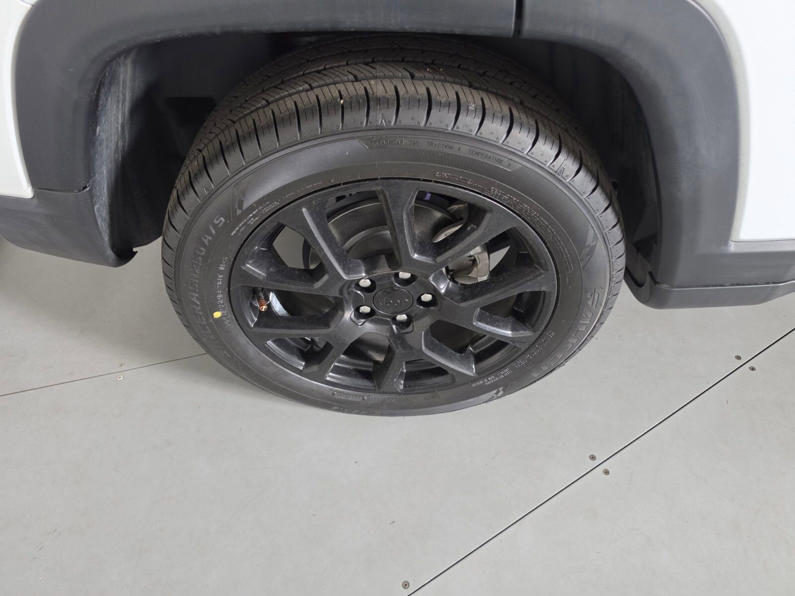 Used 2023 Jeep Compass Altitude image 12