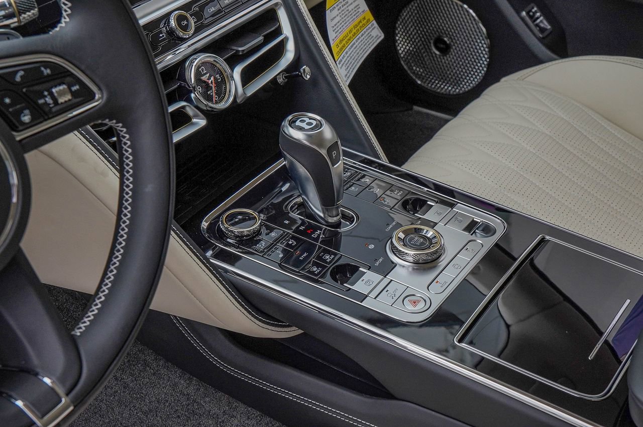 New 2026 Bentley Flying Spur Plug-In Hybrid image 22