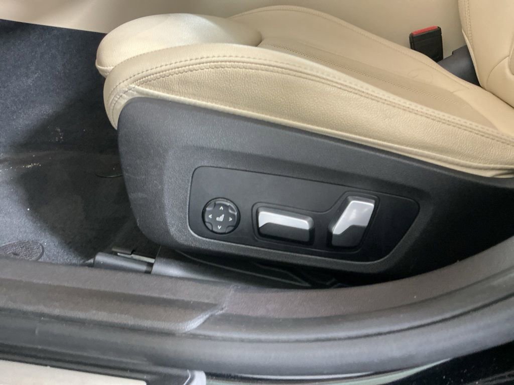 Certified 2023 BMW 330i Sedan w/ Driving Assistance Package RWD image 25