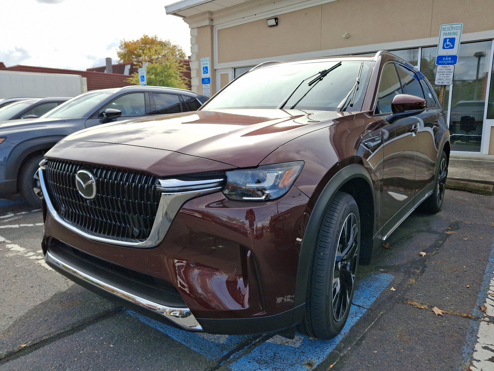 New 2025 MAZDA CX-90 Plug-In Hybrid w/ Premium Plus image 3