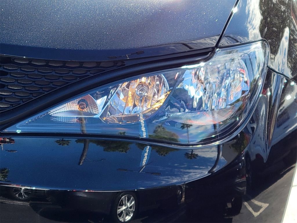 Used 2024 Chrysler Voyager LX image 20
