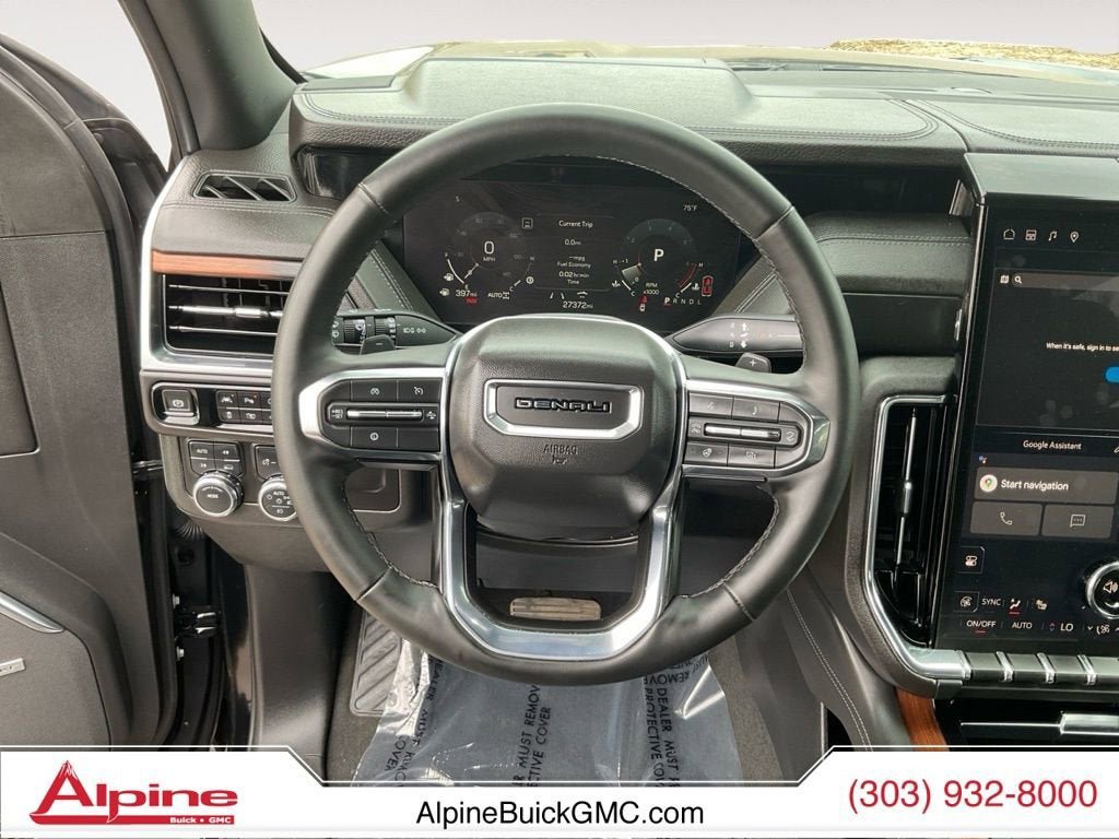 Used 2025 GMC Yukon XL Denali image 12