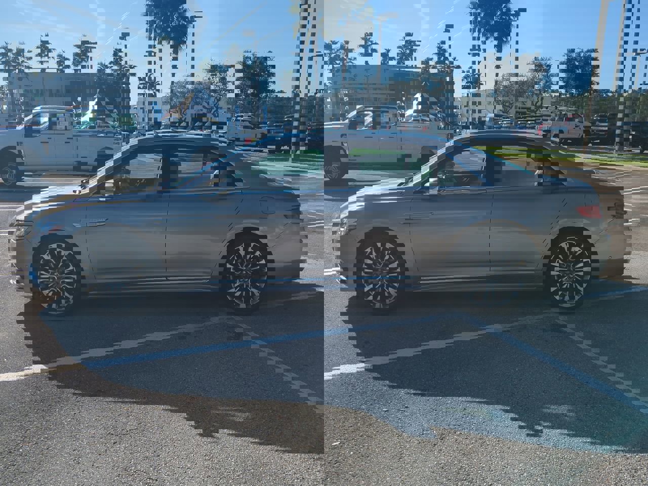 Used 2019 Lincoln Continental Reserve image 7