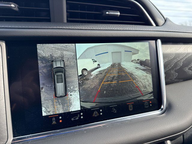 Used 2024 GMC Yukon Denali w/ Advanced Technology Package image 24