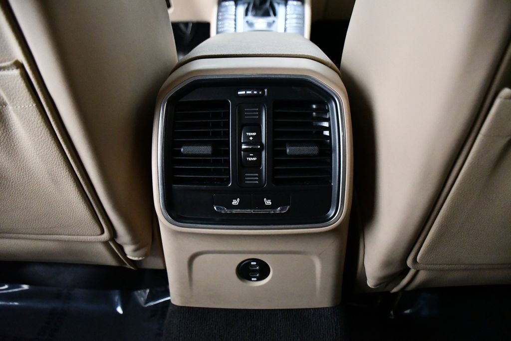 Used 2021 Porsche Macan image 20