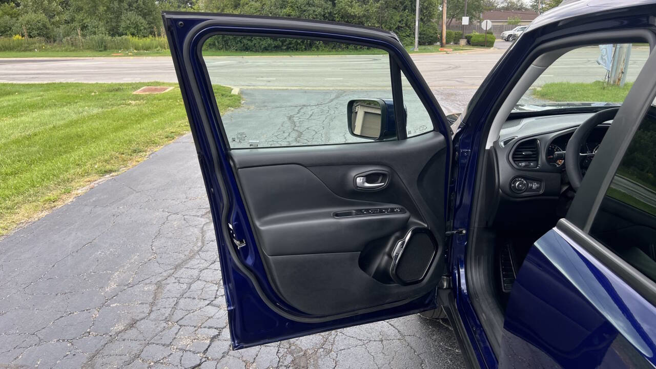 Used 2020 Jeep Renegade Altitude AWD/4WD image 30