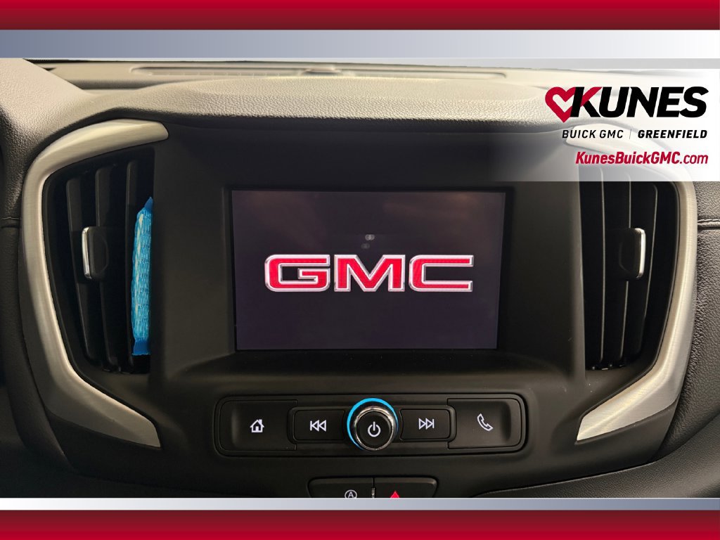 Used 2024 GMC Terrain SLE w/ Driver Convenience Package FWD image 26