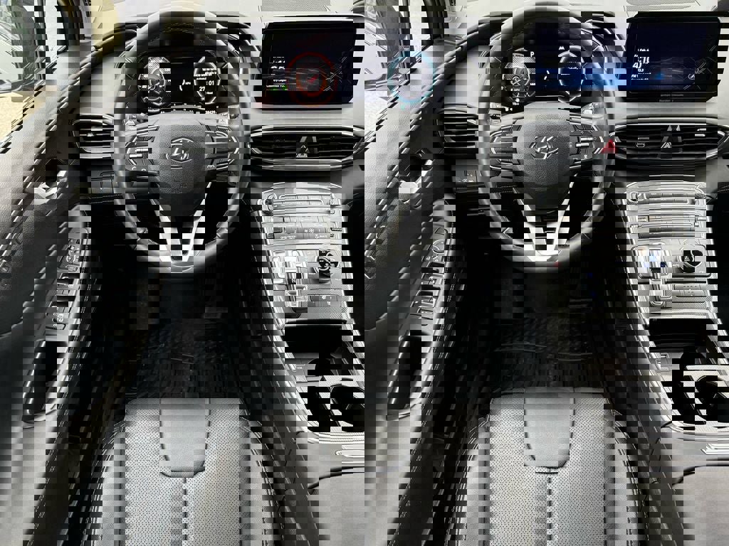 Used 2023 Hyundai Santa Fe SEL Premium image 16