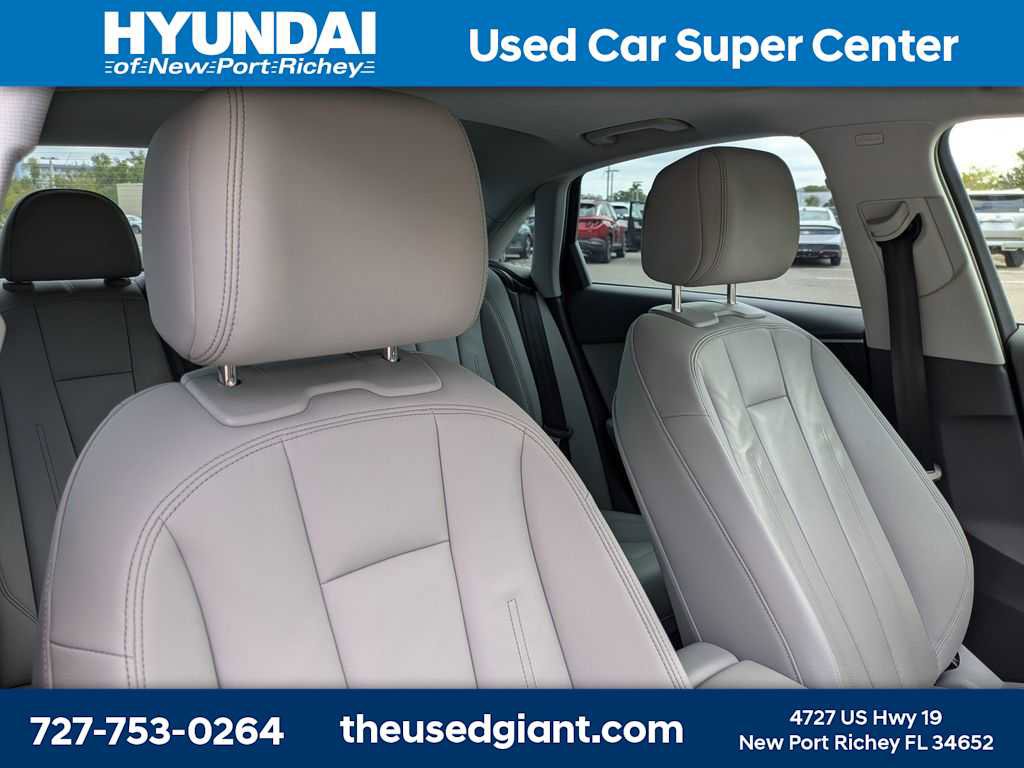 Used 2021 Audi A4 2.0T Premium w/ Convenience Package image 6