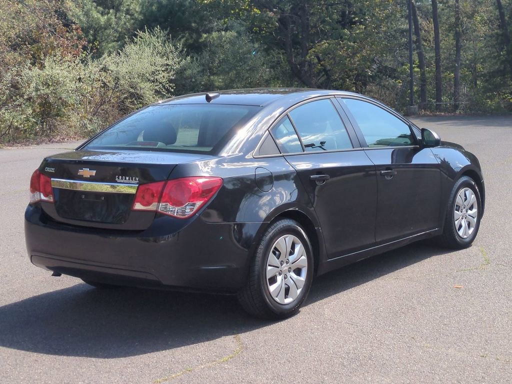 Used 2013 Chevrolet Cruze LS FWD image 4