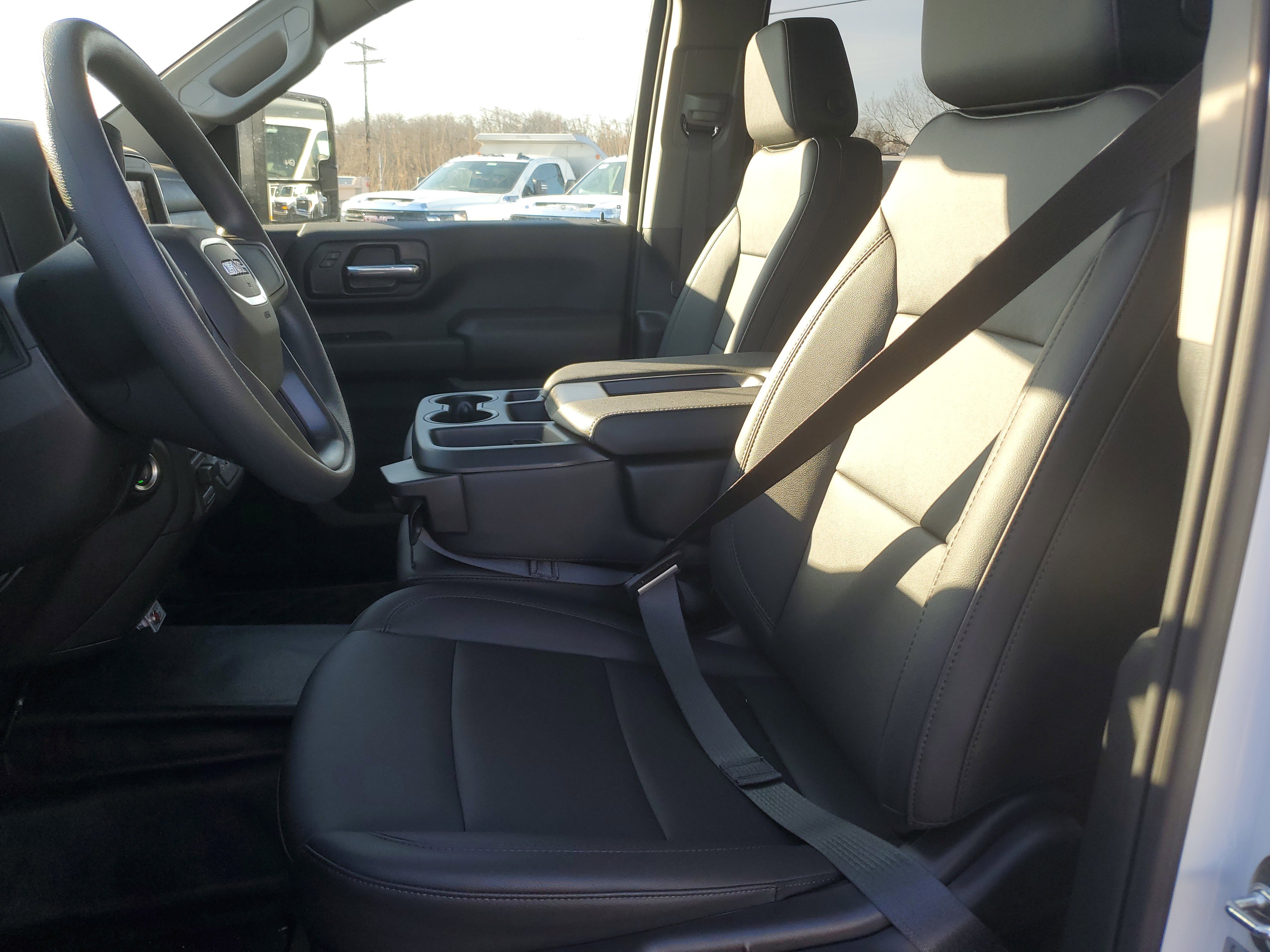 New 2025 GMC Sierra 3500 Pro w/ Convenience Package image 27