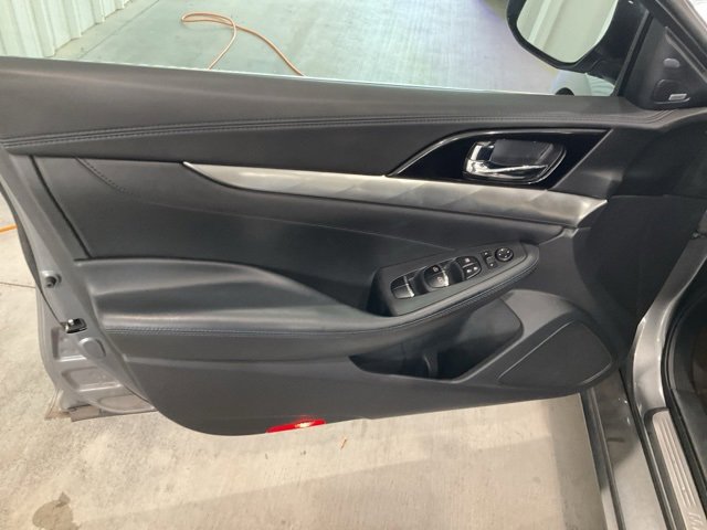 Used 2017 Nissan Maxima SR w/ Midnight Edition image 5
