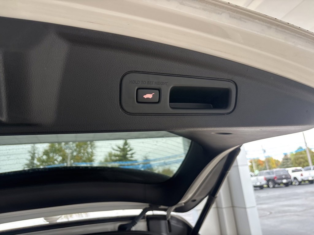 Used 2024 Acura MDX SH-AWD w/ Technology Package image 28