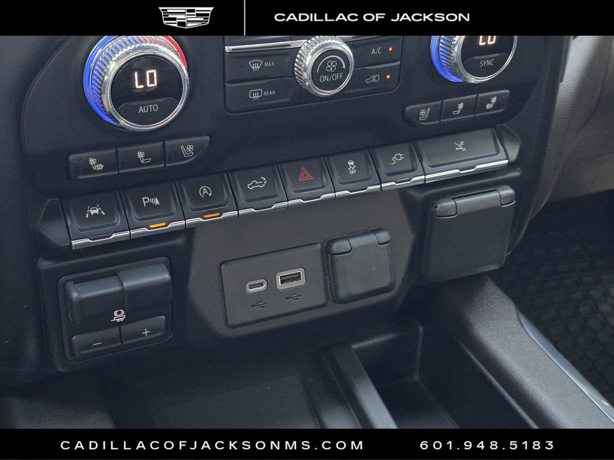 Used 2020 GMC Sierra 1500 Denali w/ Denali Ultimate Package RWD image 18