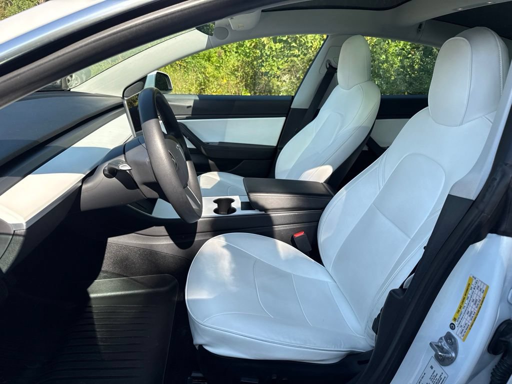 Used 2020 Tesla Model 3 Standard Range RWD image 12