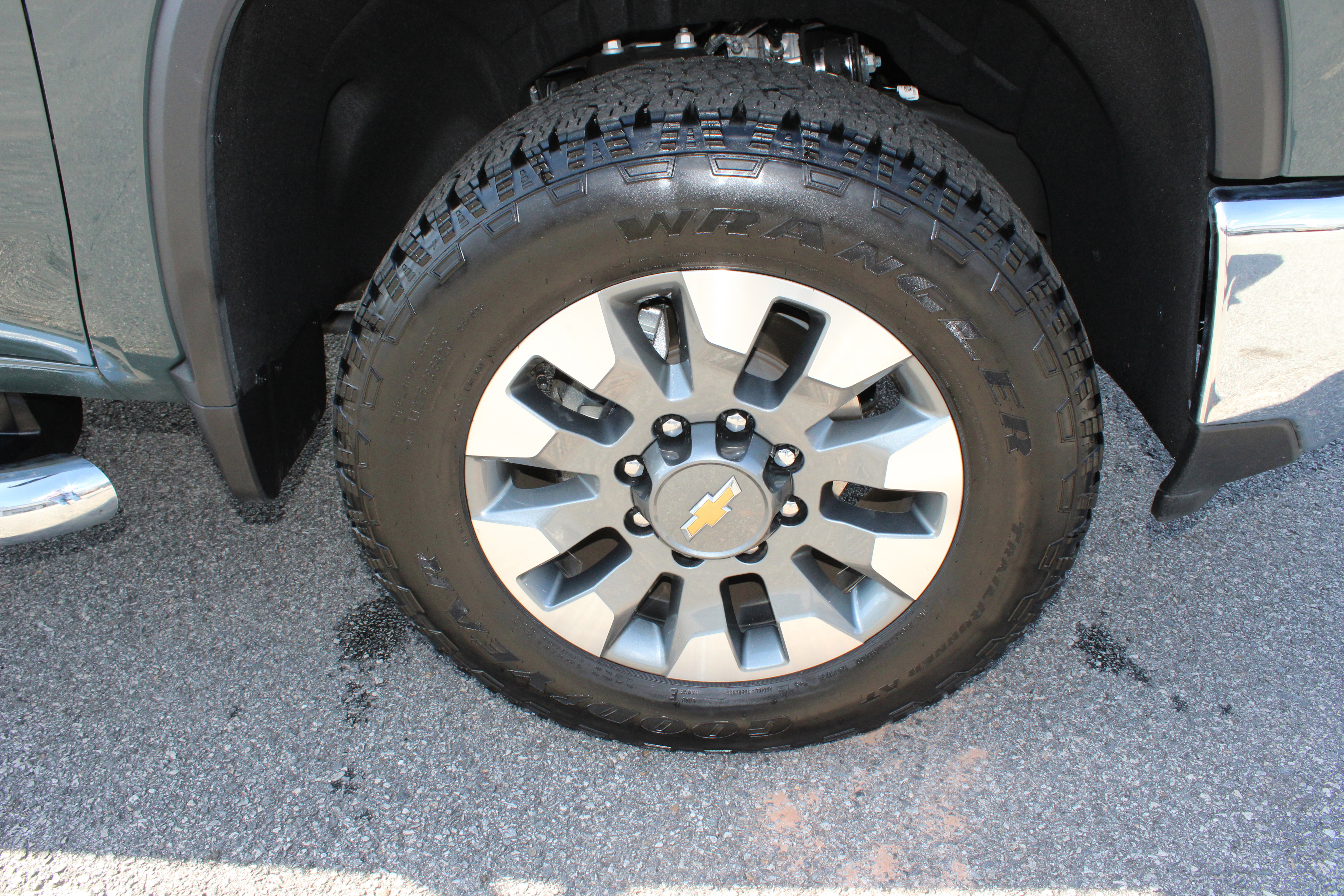 Used 2025 Chevrolet Silverado 2500 LT w/ All Star Edition image 9