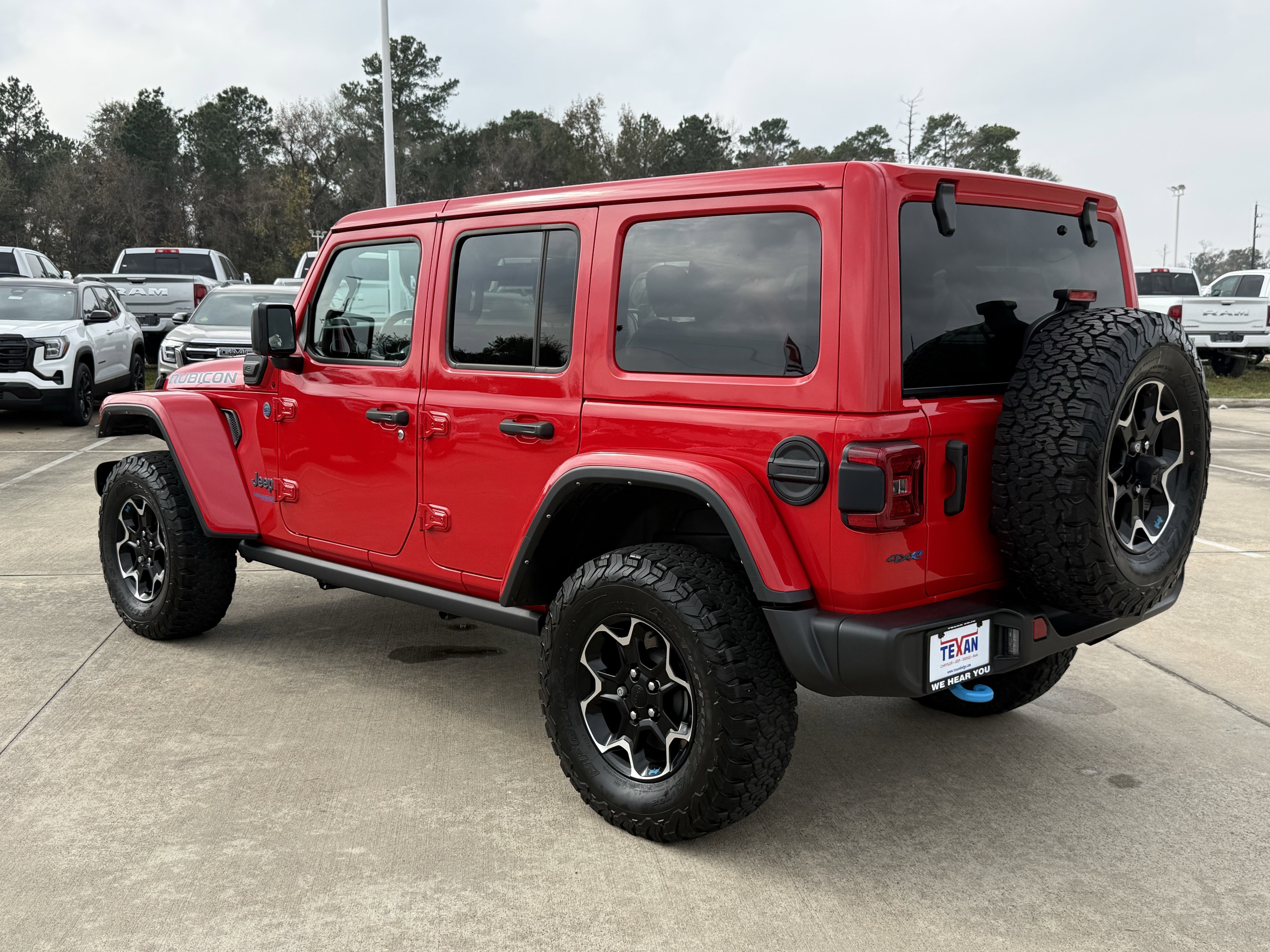 Used 2022 Jeep Wrangler Unlimited Rubicon 4xe w/ Cold Weather Group image 7
