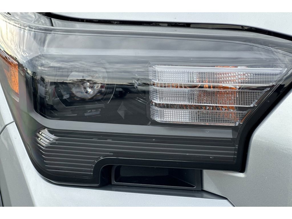 New 2026 Toyota 4Runner SR5 AWD/4WD image 32