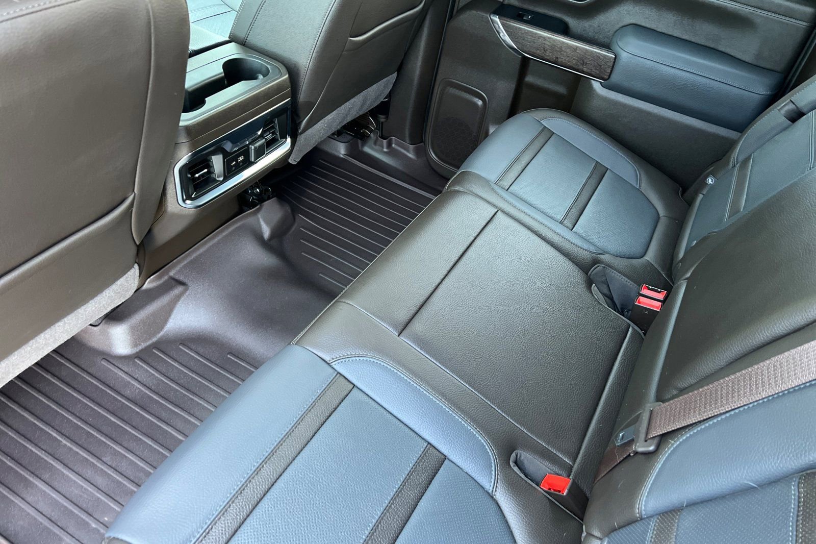 Used 2022 GMC Sierra 2500 Denali w/ Denali Ultimate Package image 13