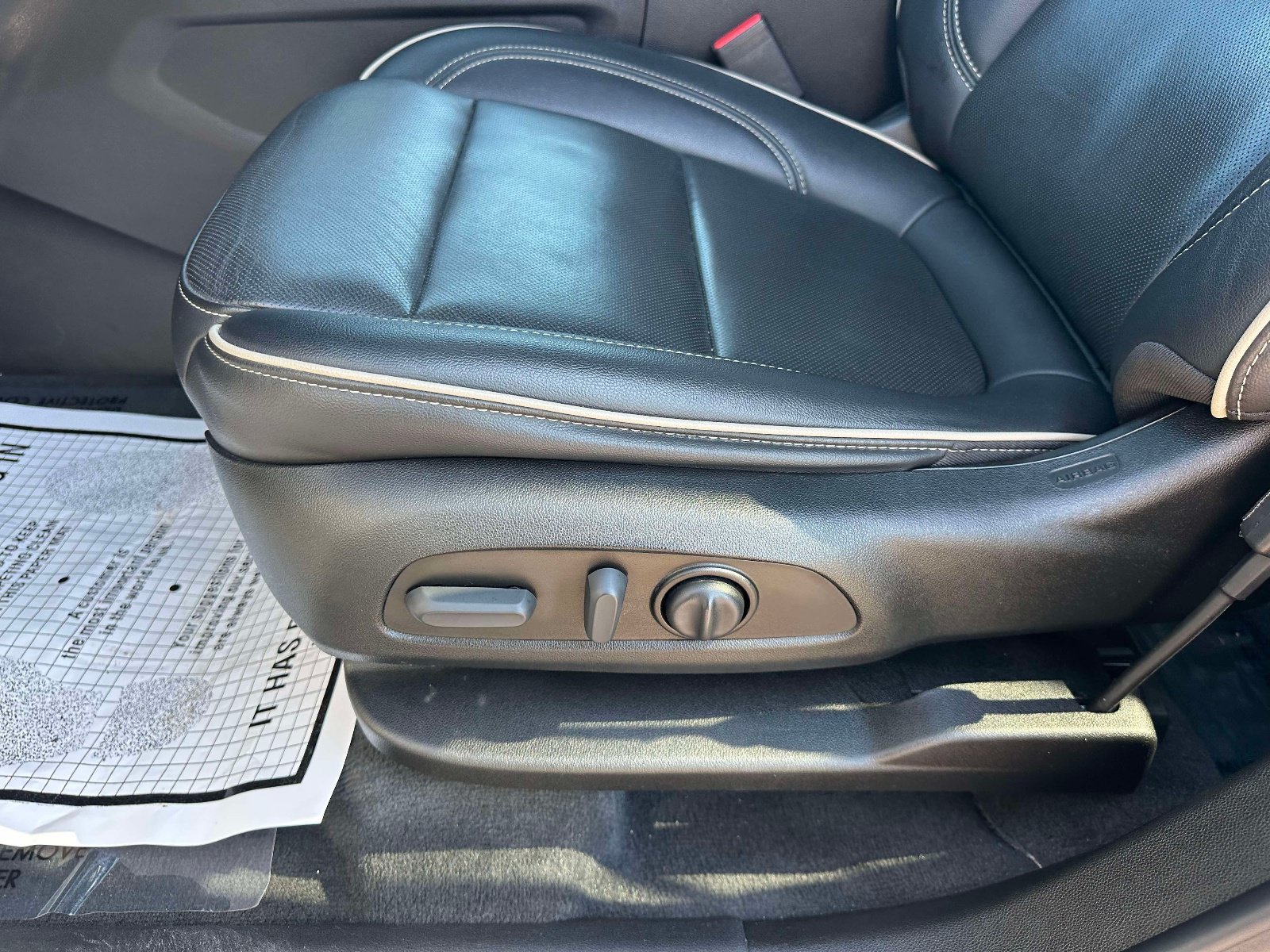 Used 2023 Chevrolet Traverse Premier w/ LPO, Floor Liner Package FWD image 21