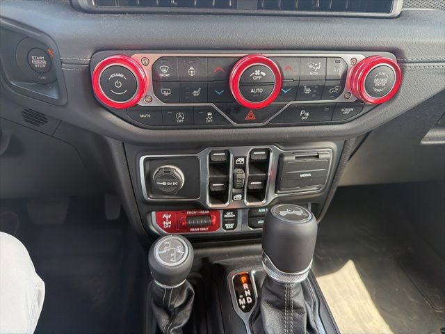 Used 2025 Jeep Wrangler Unlimited Rubicon AWD/4WD image 14