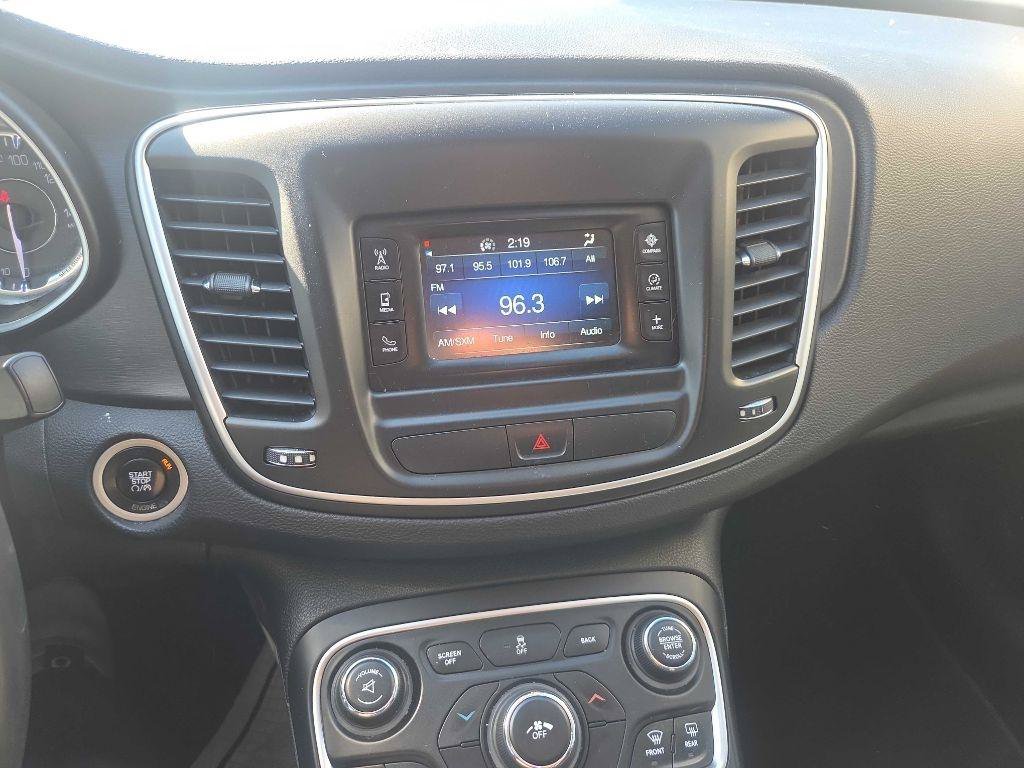 Used 2015 Chrysler 200 Limited w/ Convenience Group FWD image 12
