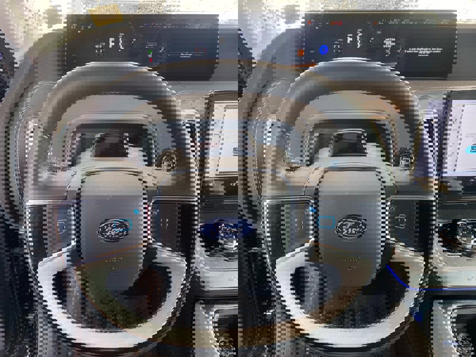 Used 2025 Ford Expedition Platinum w/ Platinum Ultimate Package image 6