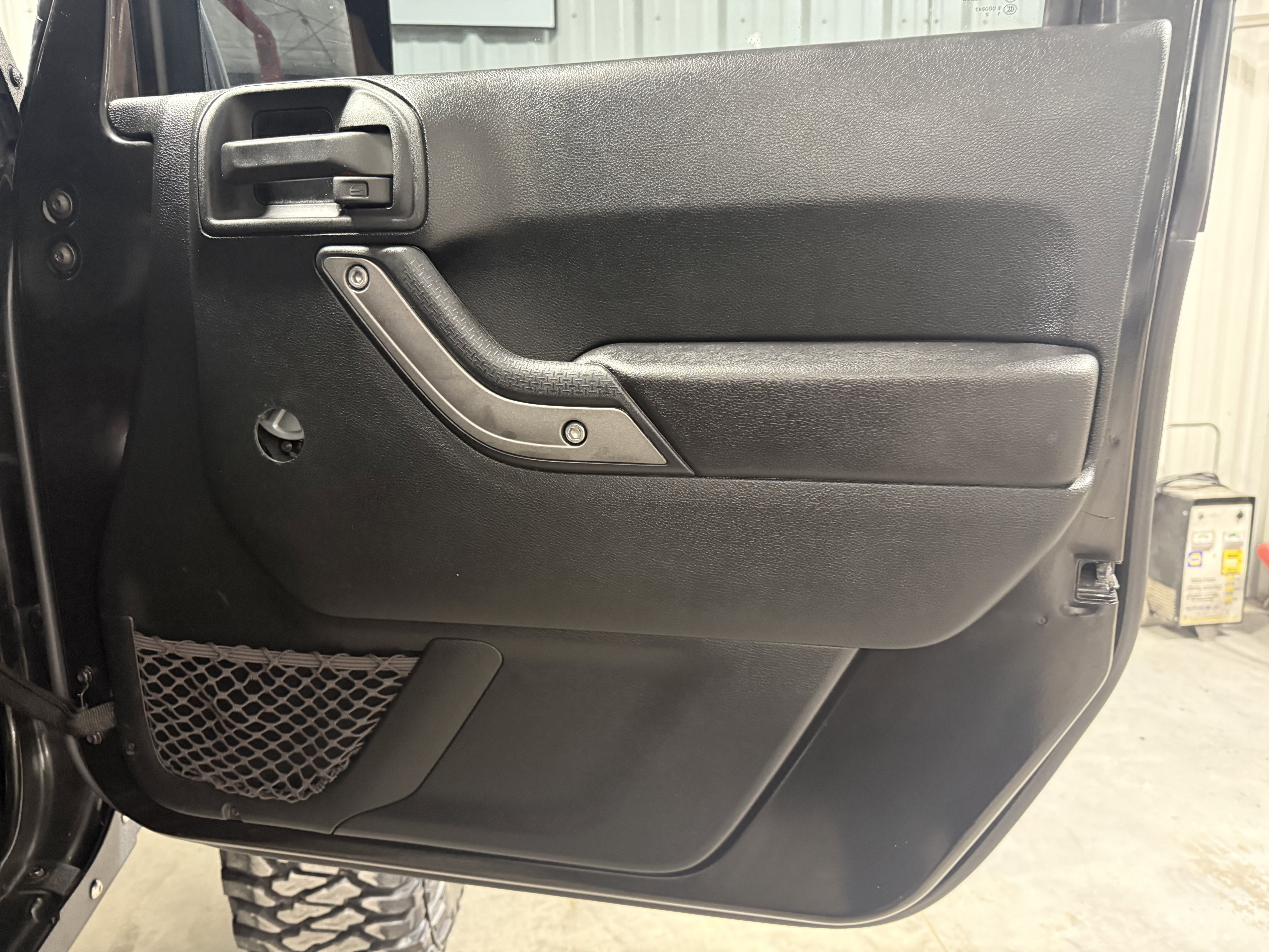 Used 2018 Jeep Wrangler Unlimited Sport image 14