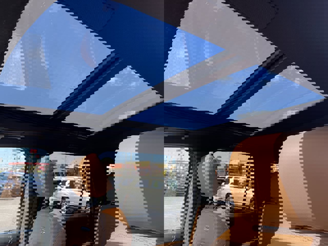 Used 2024 Ford Expedition Platinum image 19