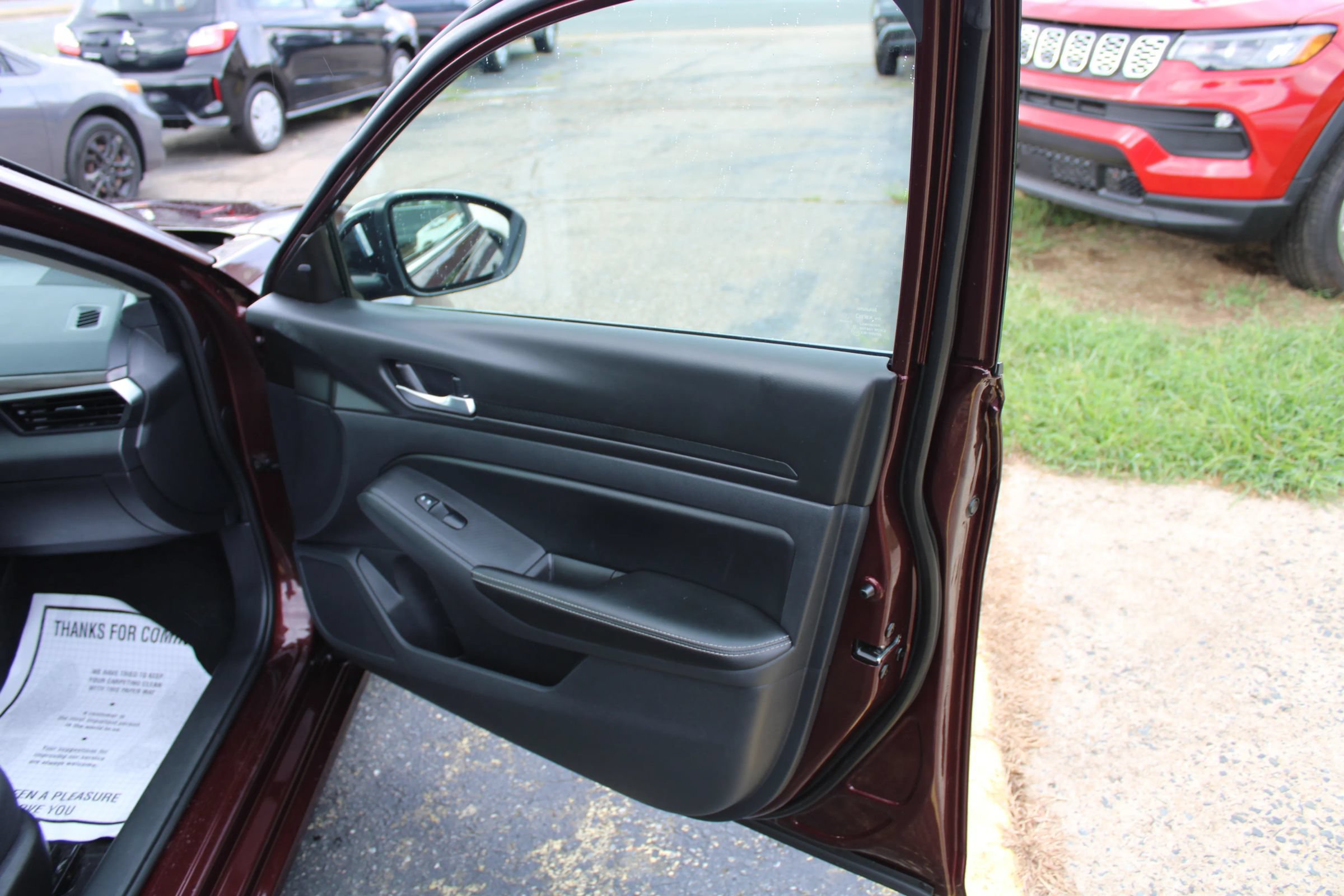 Used 2024 Nissan Altima 2.5 SV FWD image 23