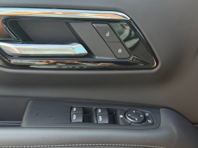 Used 2025 Chevrolet Tahoe LS RWD image 22