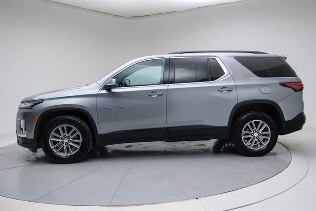Used 2023 Chevrolet Traverse LT image 2