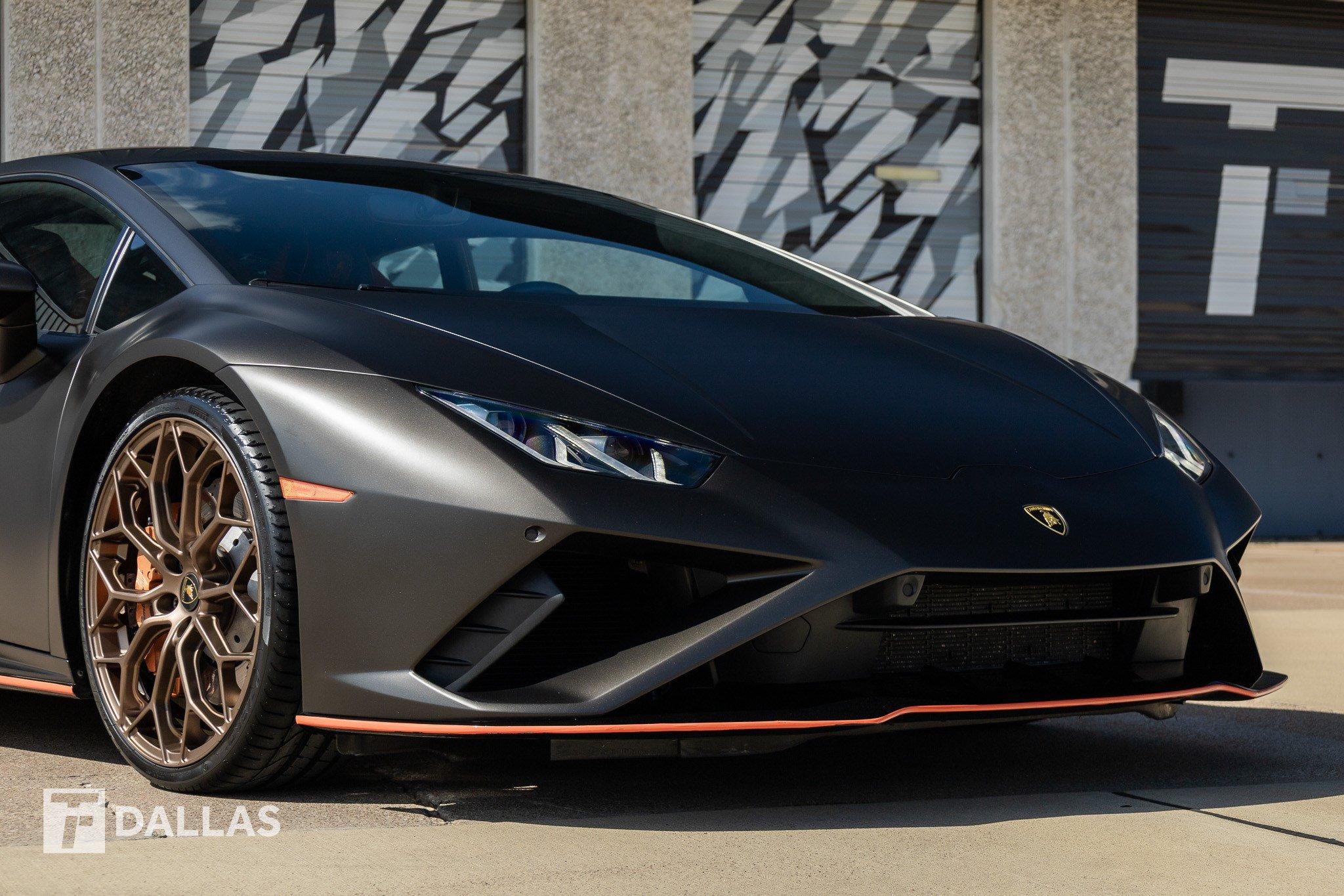 Used 2022 Lamborghini Huracan EVO RWD image 2