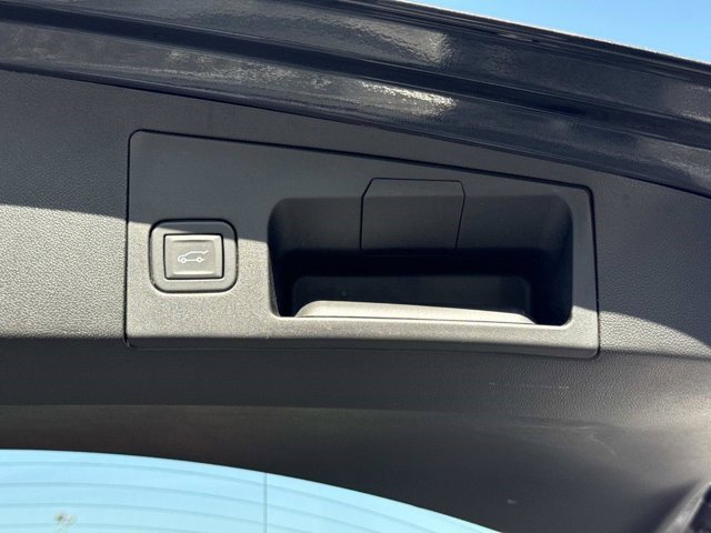 Certified 2023 Cadillac XT5 Premium Luxury w/ Technology Package FWD image 13