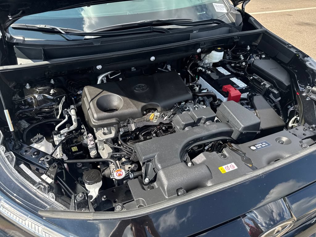 Used 2025 Toyota RAV4 XLE AWD/4WD image 43