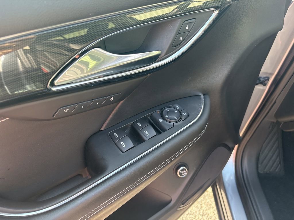 Used 2022 Buick Envision Essence w/ Sport Touring Package FWD image 14