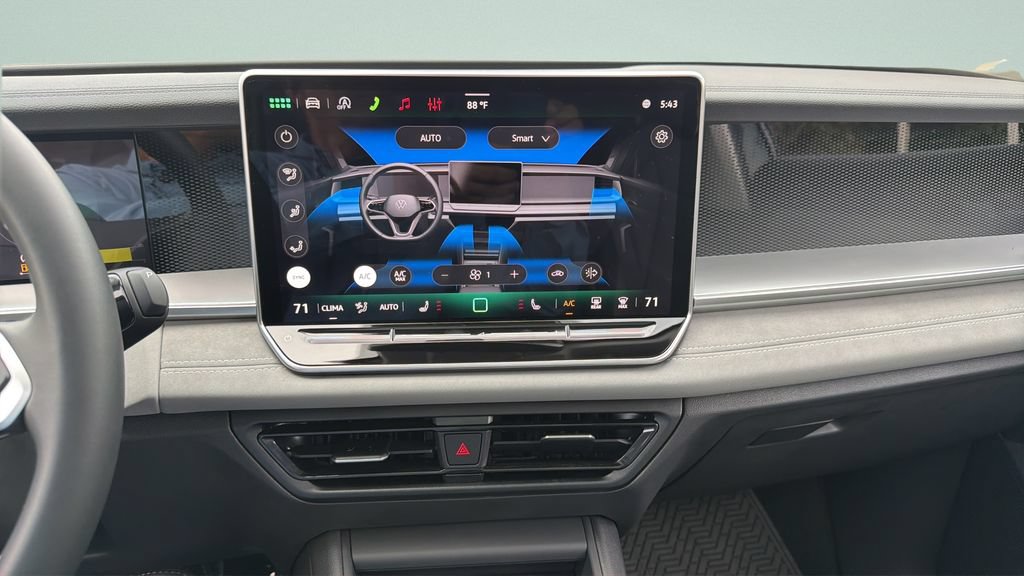New 2026 Volkswagen Tiguan SE FWD image 19